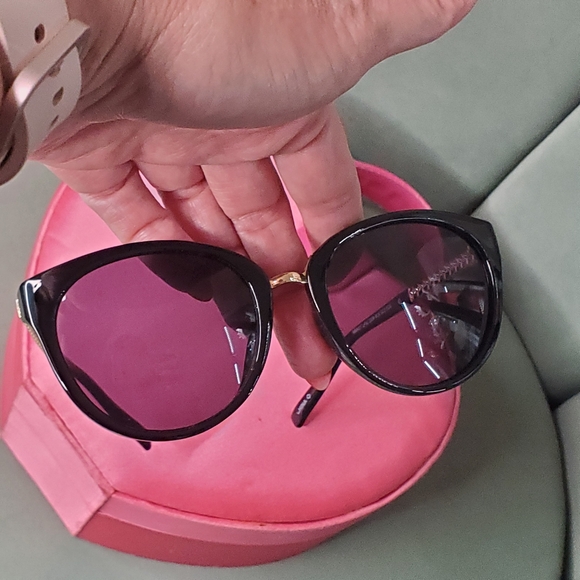 Suglasses - Picture 2 of 4